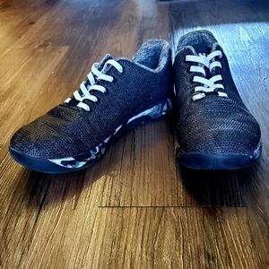 No bull trainers! Excellent condition.